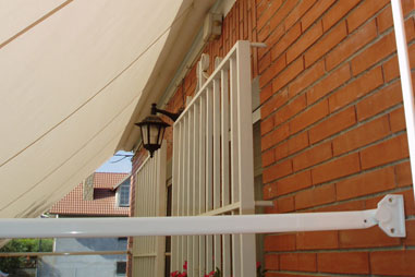 Tendals de braos: punt recta o bra projector. L'Encert a Sant Vicen de Castellet prop de Manresa (Barcelona)